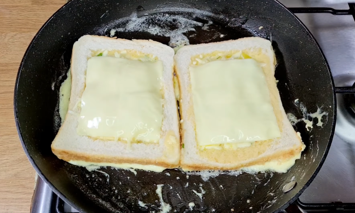 One Pan Egg Sandwich step 8