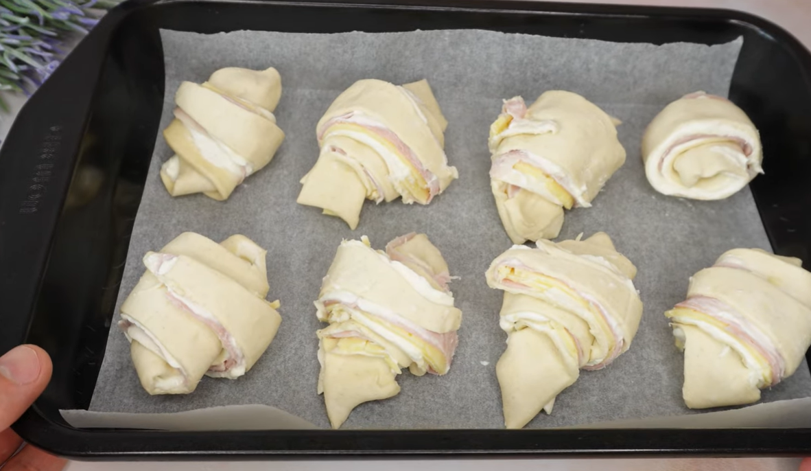 Puff Pastry Ham And Cheese Croissants step 9