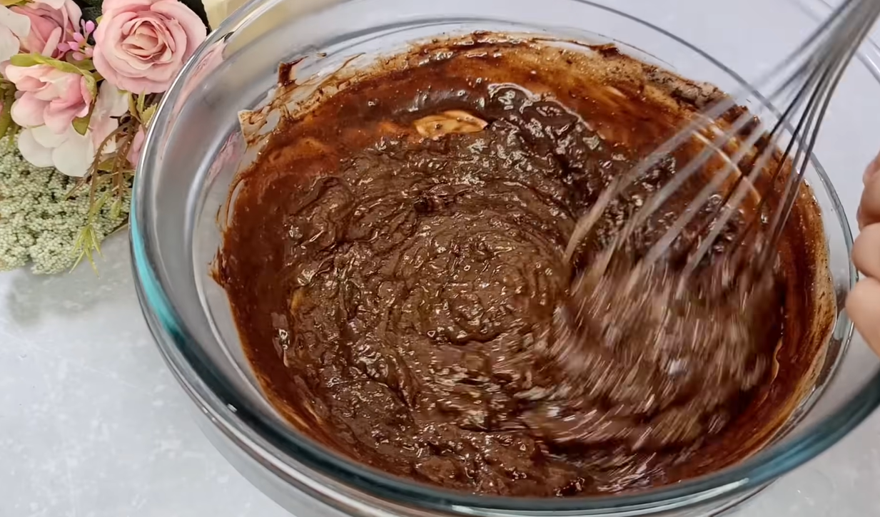 Strawberry Chocolate Mousse Cake step 11