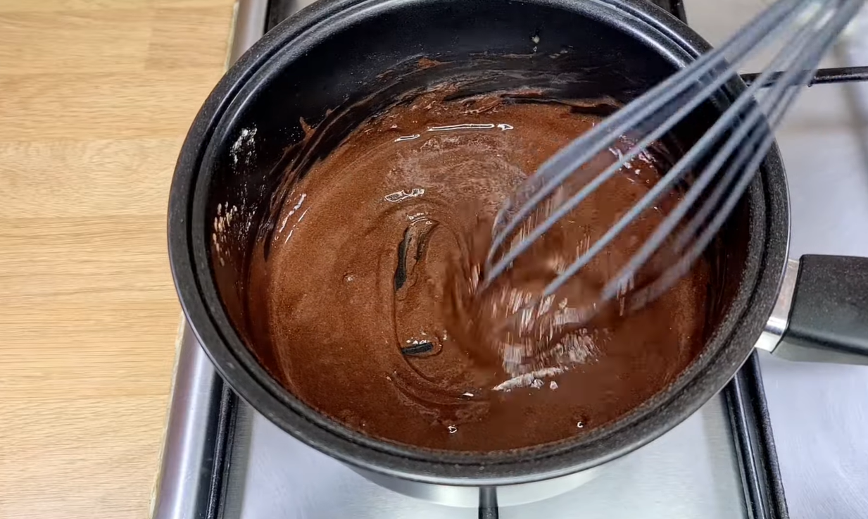Strawberry Chocolate Roulade step 3