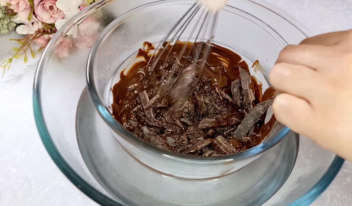 Strawberry Chocolate Treat step 1