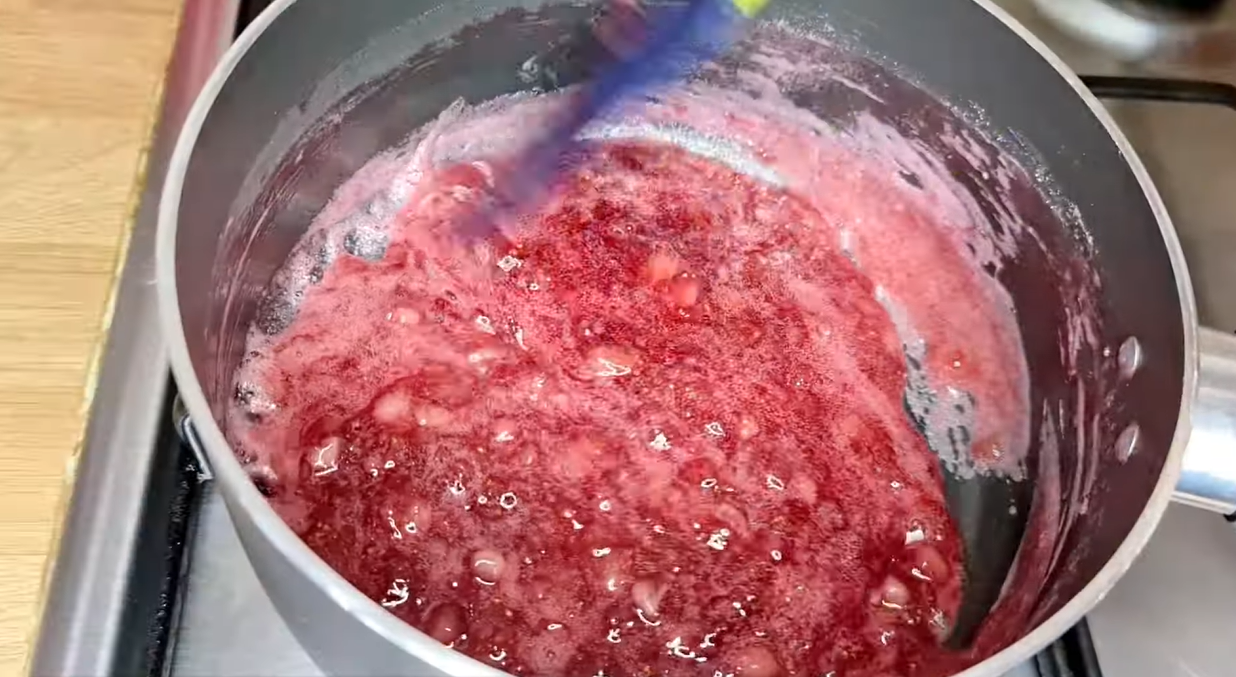 Strawberry Cream Cheese Cake step 9
