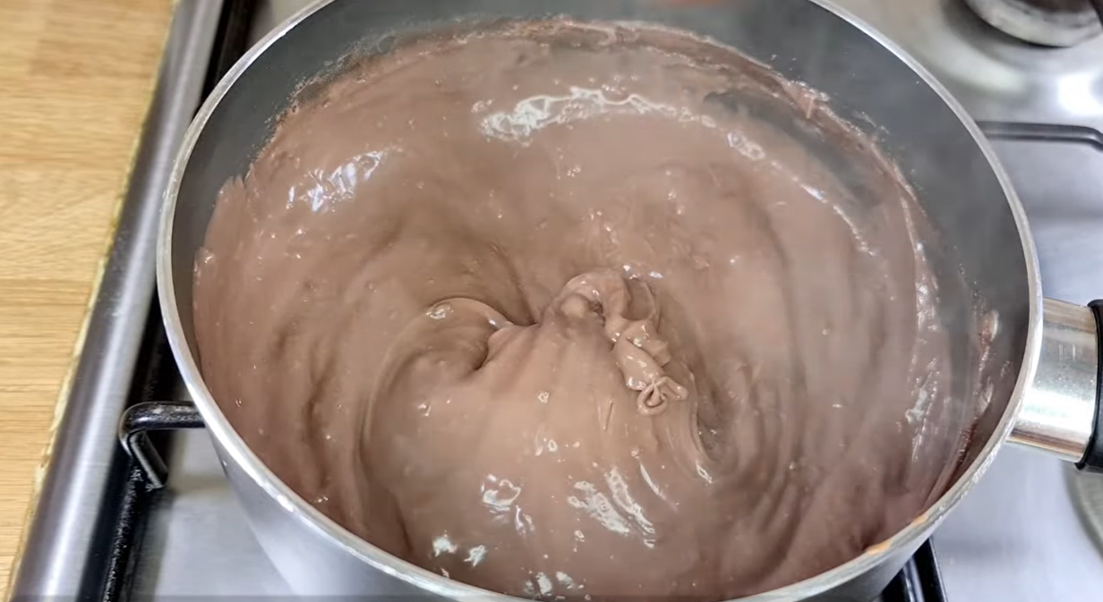 Vanilla Chocolate Cake step 13