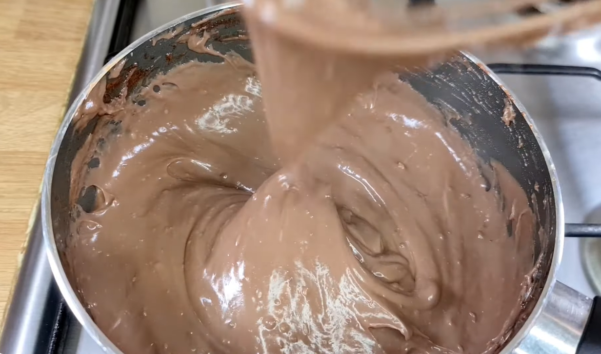 Vanilla Chocolate Cake step 14