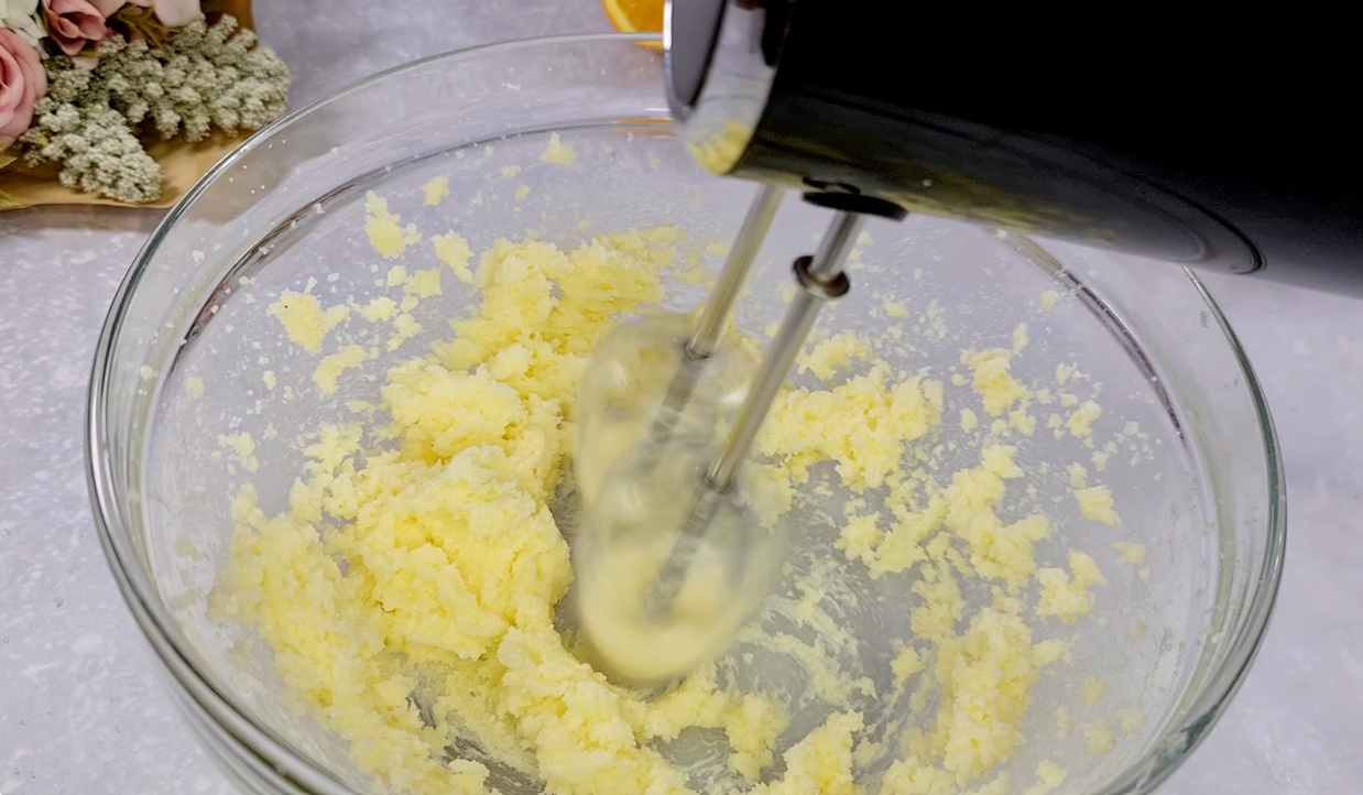 Vanilla Strawberry Cake step 6
