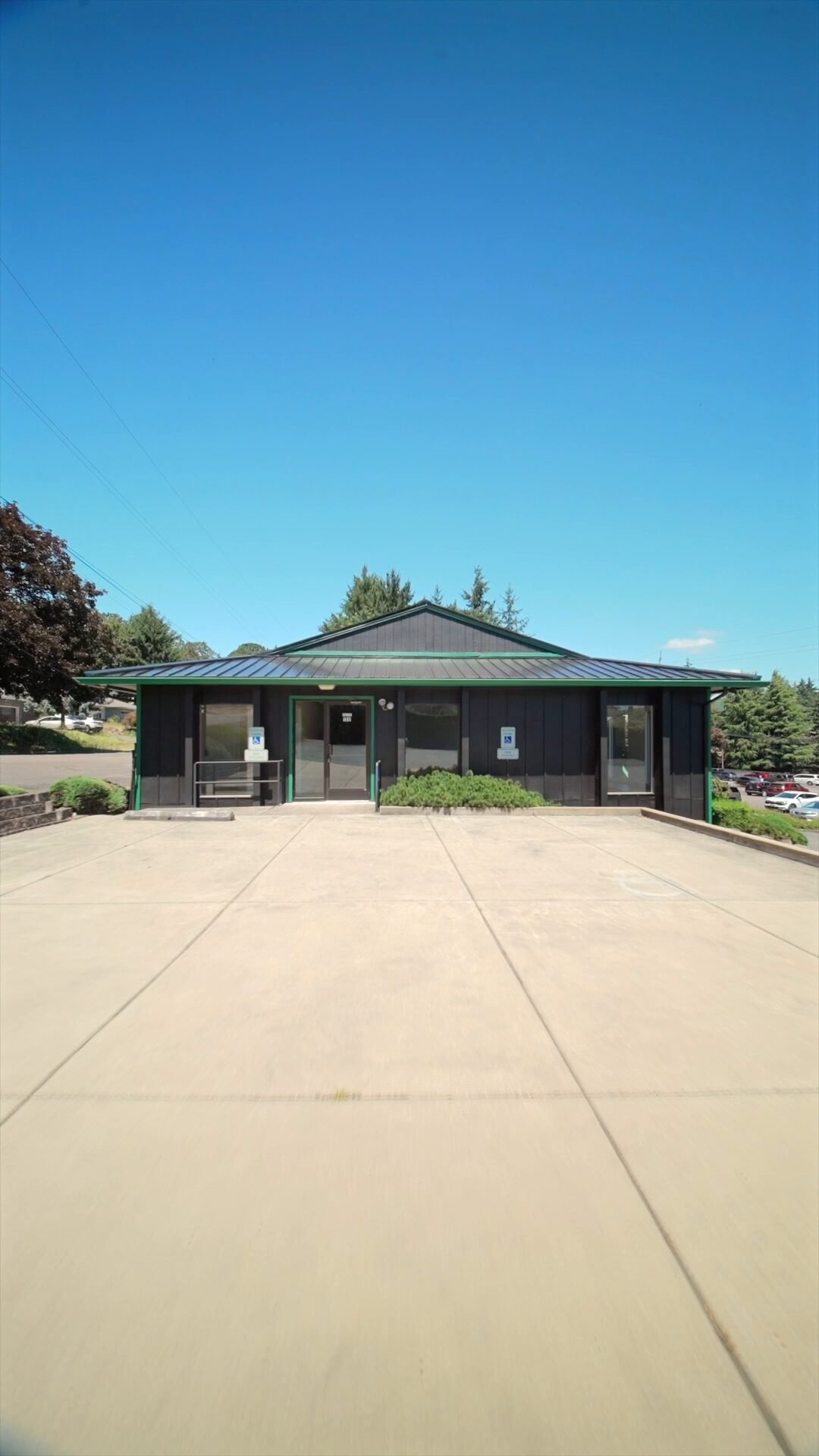 3755 Commercial St SE, Salem, OR: Retail for lease, 3,128 SF (photo 1 of 11)