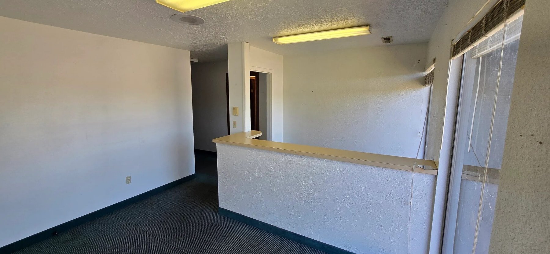 3755 Commercial St SE, Salem, OR: Retail for lease, 3,128 SF (photo 4 of 11)