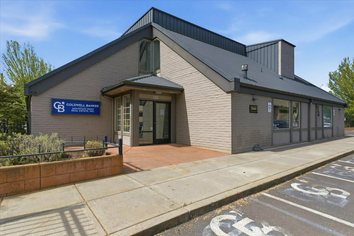 235 Union St NE, Salem, OR: Office for sale, 11,360 SF (photo 1 of 17)