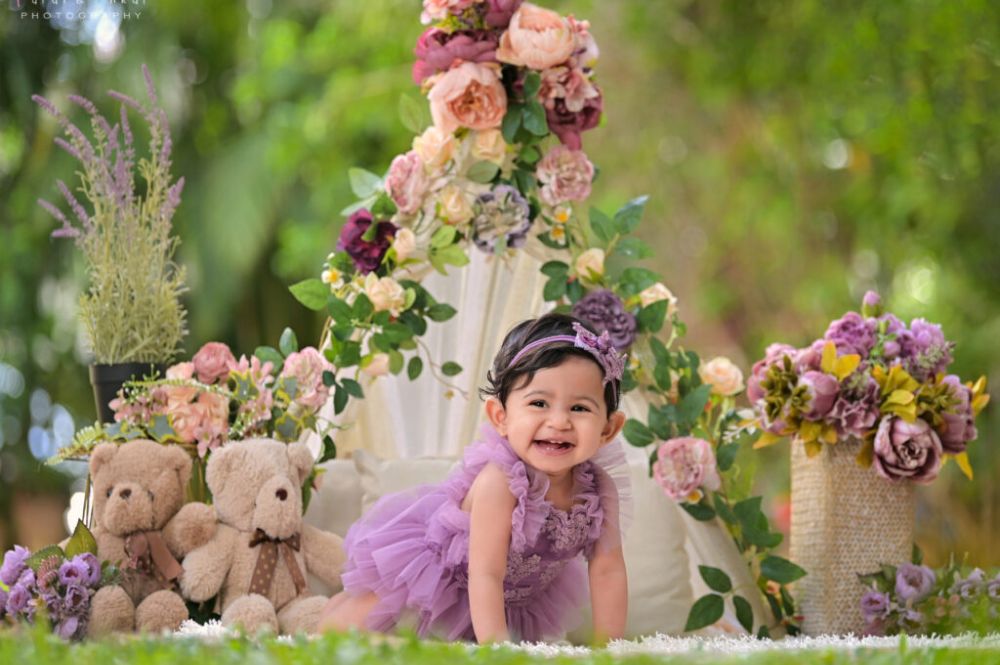Creative Baby Photography of Outdoor Garden Sessions