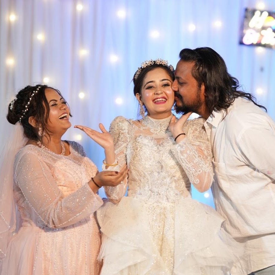 Bindass Kavya Family