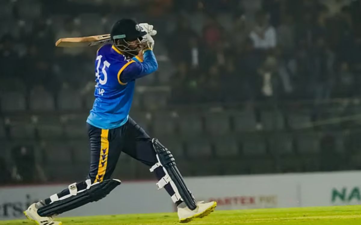 ম্যানেজমেন্টের বিশৃঙ্খলা ছাপিয়ে নোয়াখালী এক্সপ্রেসকে উড়িয়ে দিল চিটাগং রয়্যালস