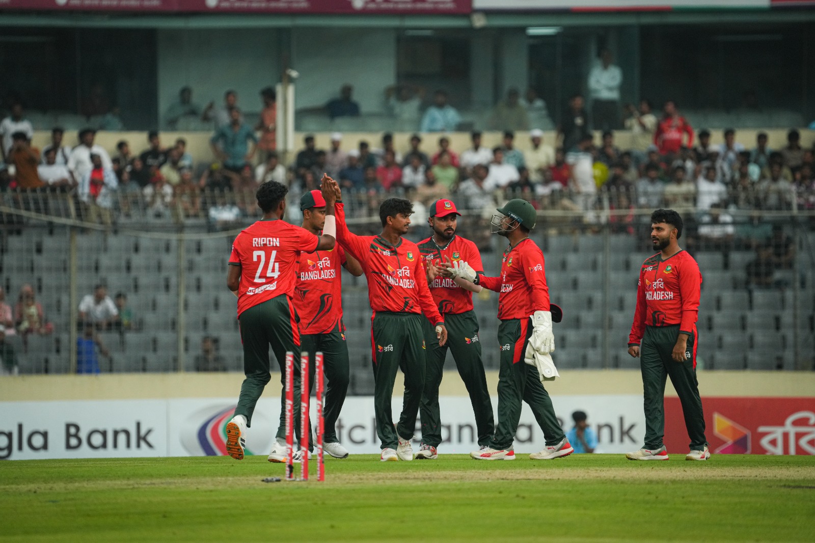 জ্যাকবসের ঝোড়ো ফিফটিতে বাংলাদেশের বিপক্ষে টি-টোয়েন্টি সিরিজ ড্র করল নিউজিল্যান্ড