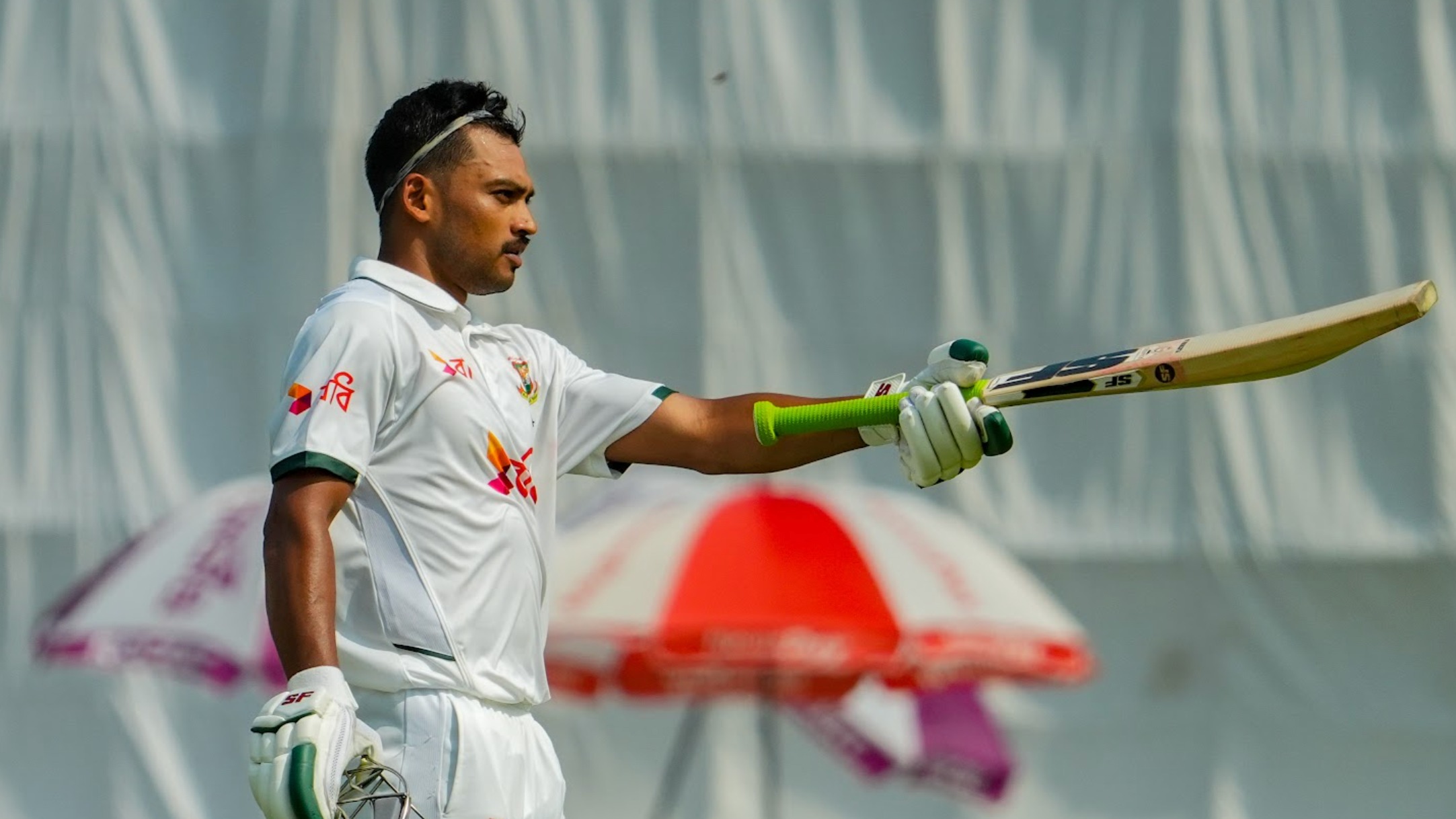 শান্তের ঝলমলে শতকে পাকিস্তানের বিপক্ষে চালকের আসনে বাংলাদেশ