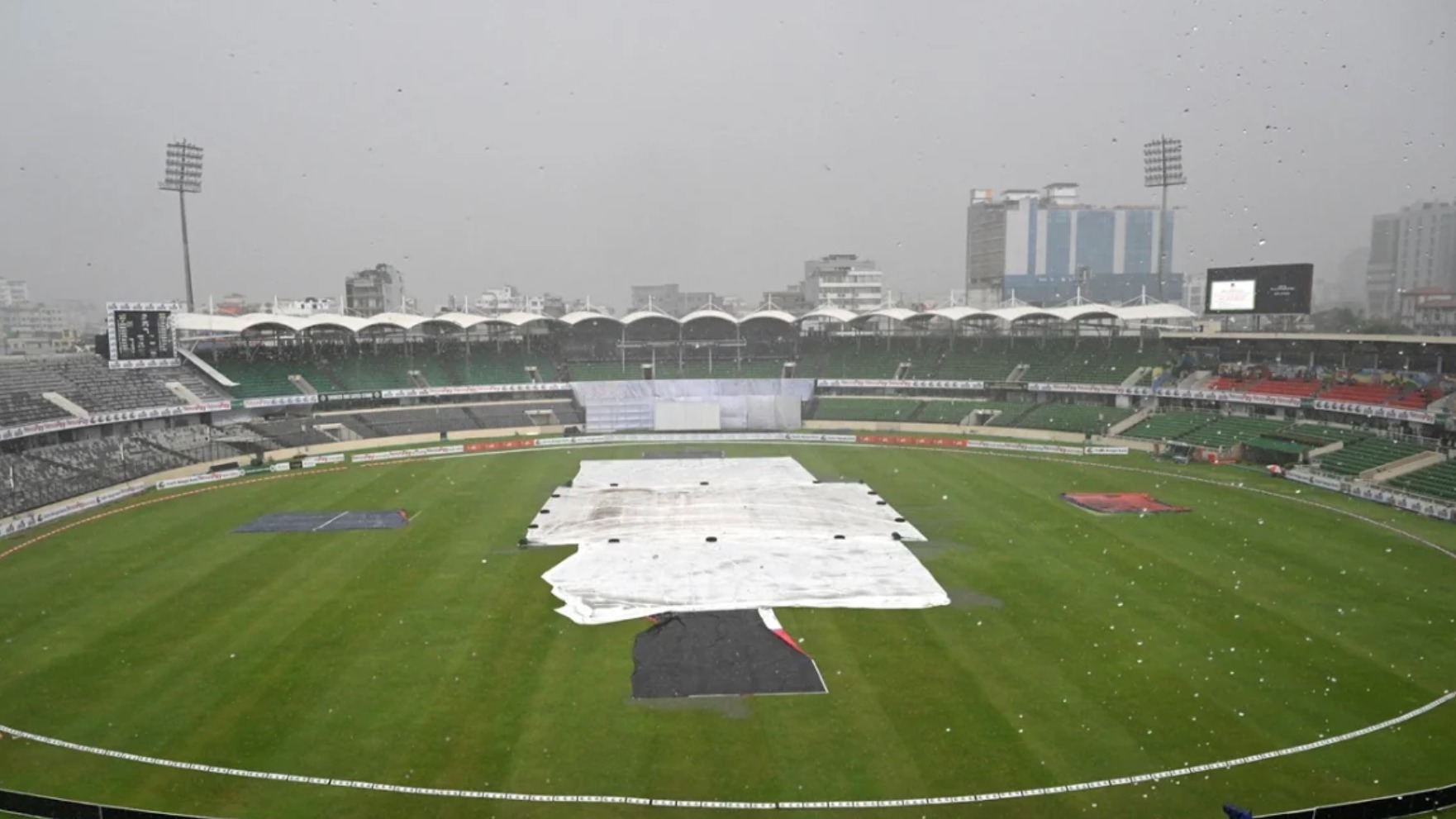মিরপুরে বৃষ্টির বাধা, জয়ের পথে বাংলাদেশ