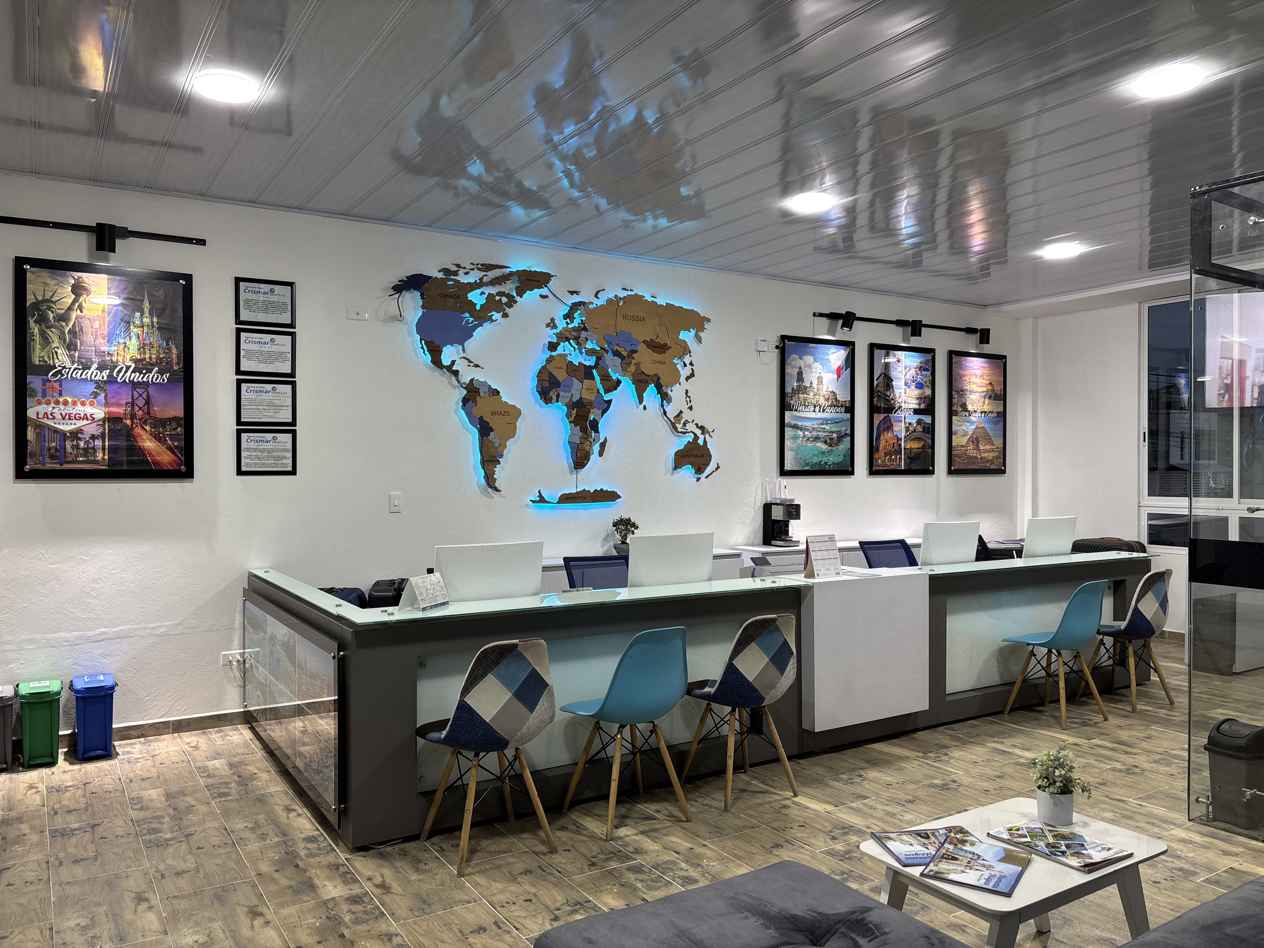 Equipo de Crismar Travel