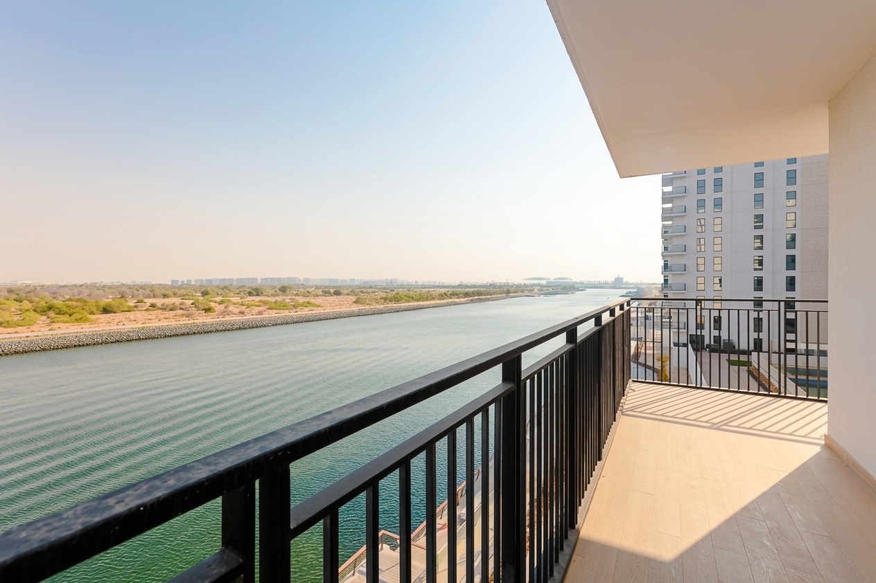 Living at Water's Edge: Your Waterfront Retreat on Yas Island