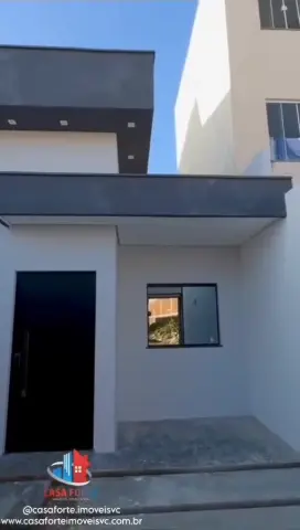Casa no Felícia, 3 quartos com suíte e pé direito alto