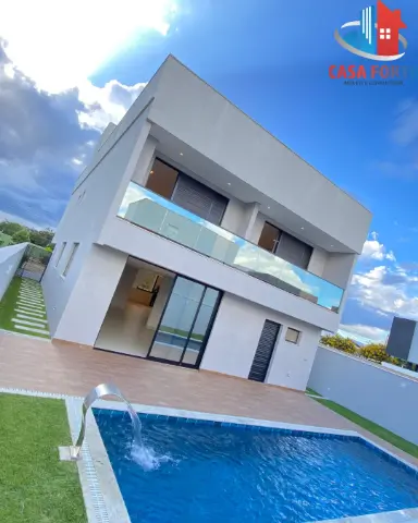Casa em condomínio Alphaville, 4 suítes com piscina
