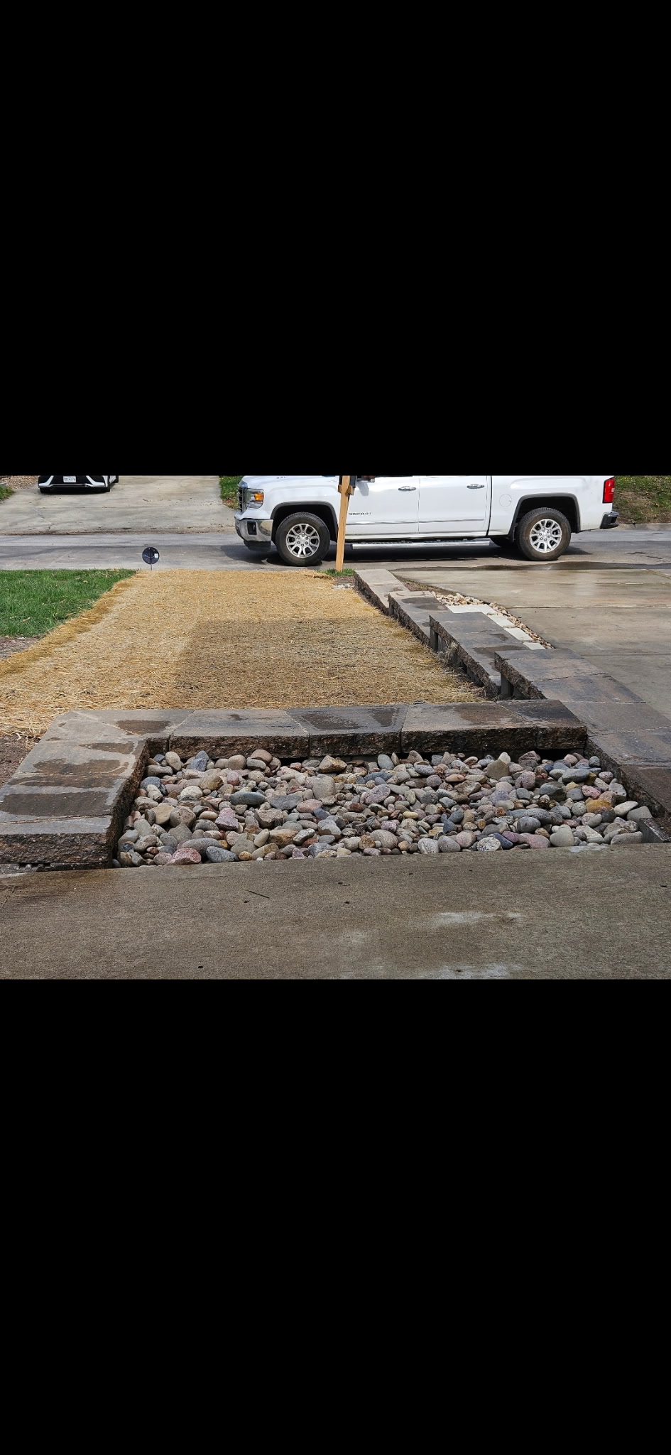 Driveway Retaining Wall and Stepping Stone Walkway in Kansas City