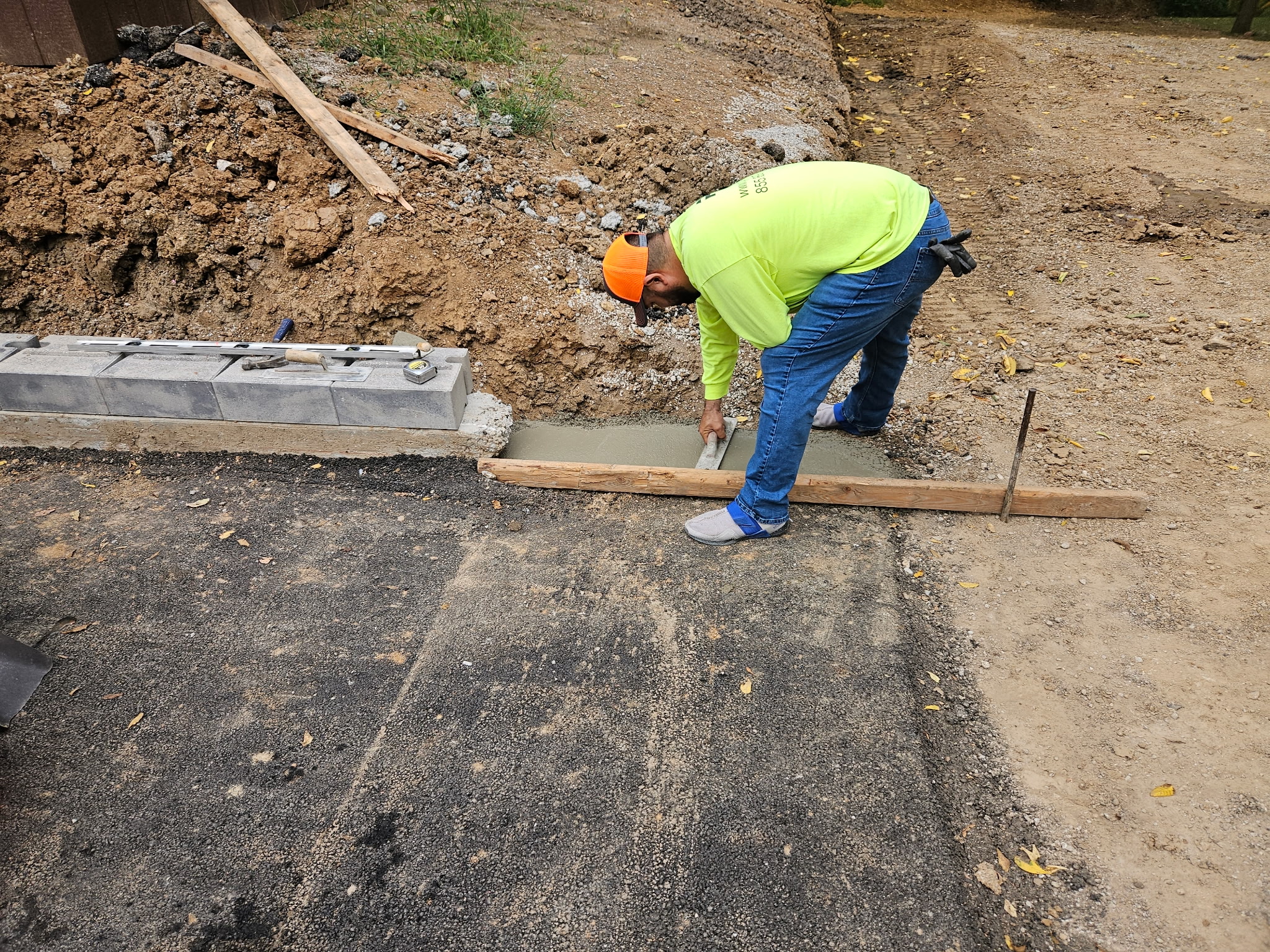Retaining Wall and Driveway Extension in Gladstone, MO — photo 5