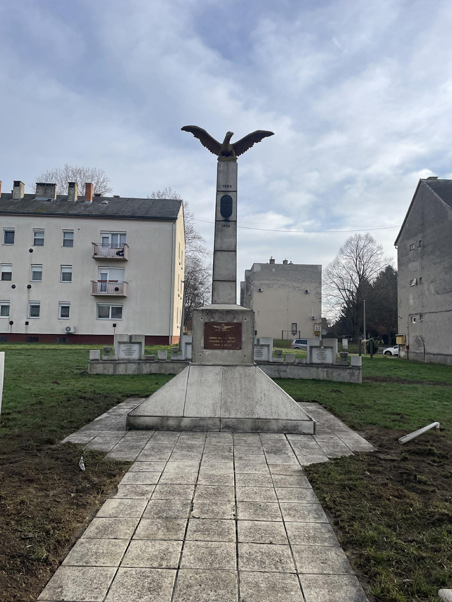 Emlékmű tisztítás 1