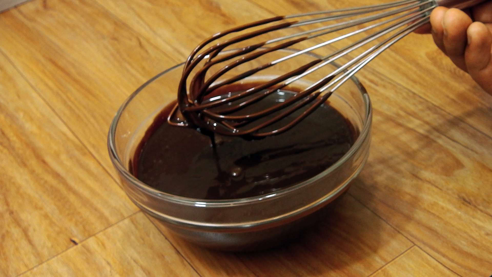 Chocolate Ganache Recipe | Cake Decorating Basics