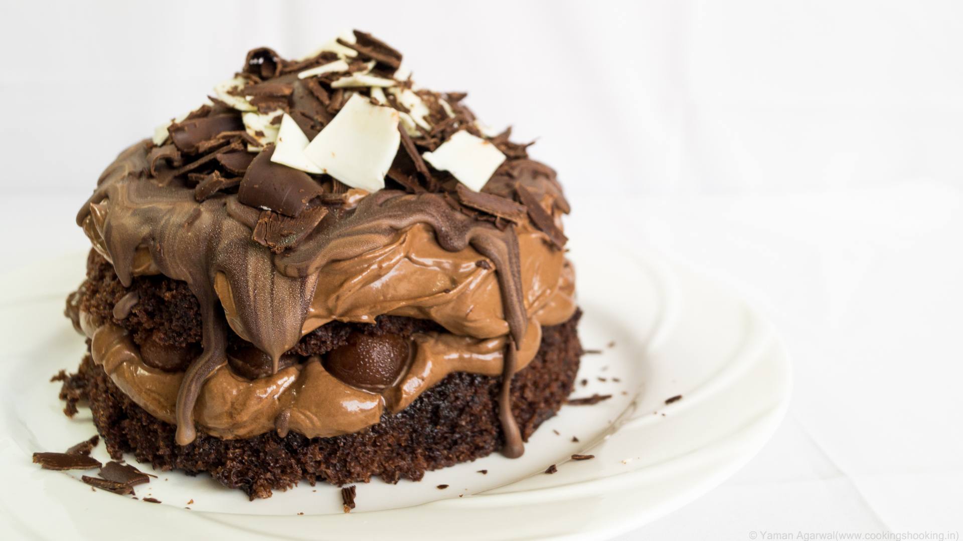 Eggless Chocolate Cake in Microwave(Less than 5 mins) With Hand Whipped Amul Cream