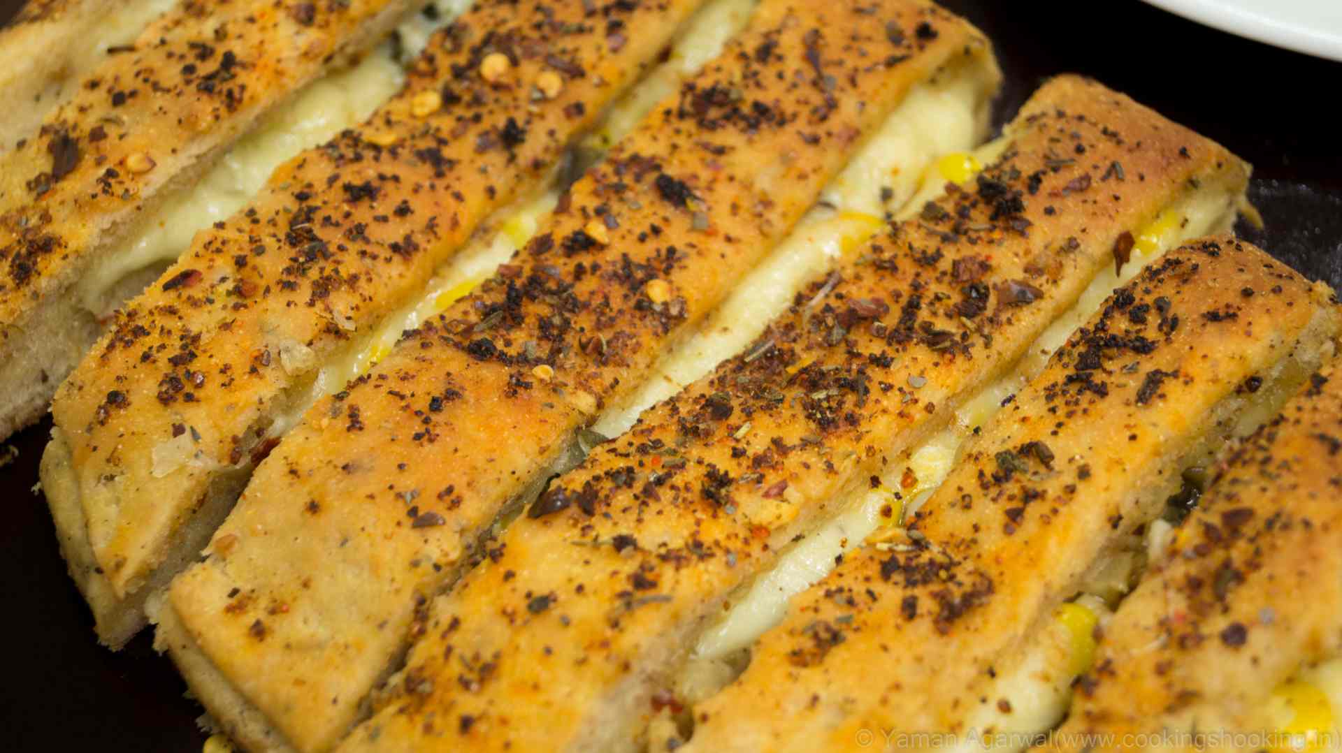 Cheesy Garlic Bread Sticks / Cheese and Corn Stuffed Garlic Bread Sticks