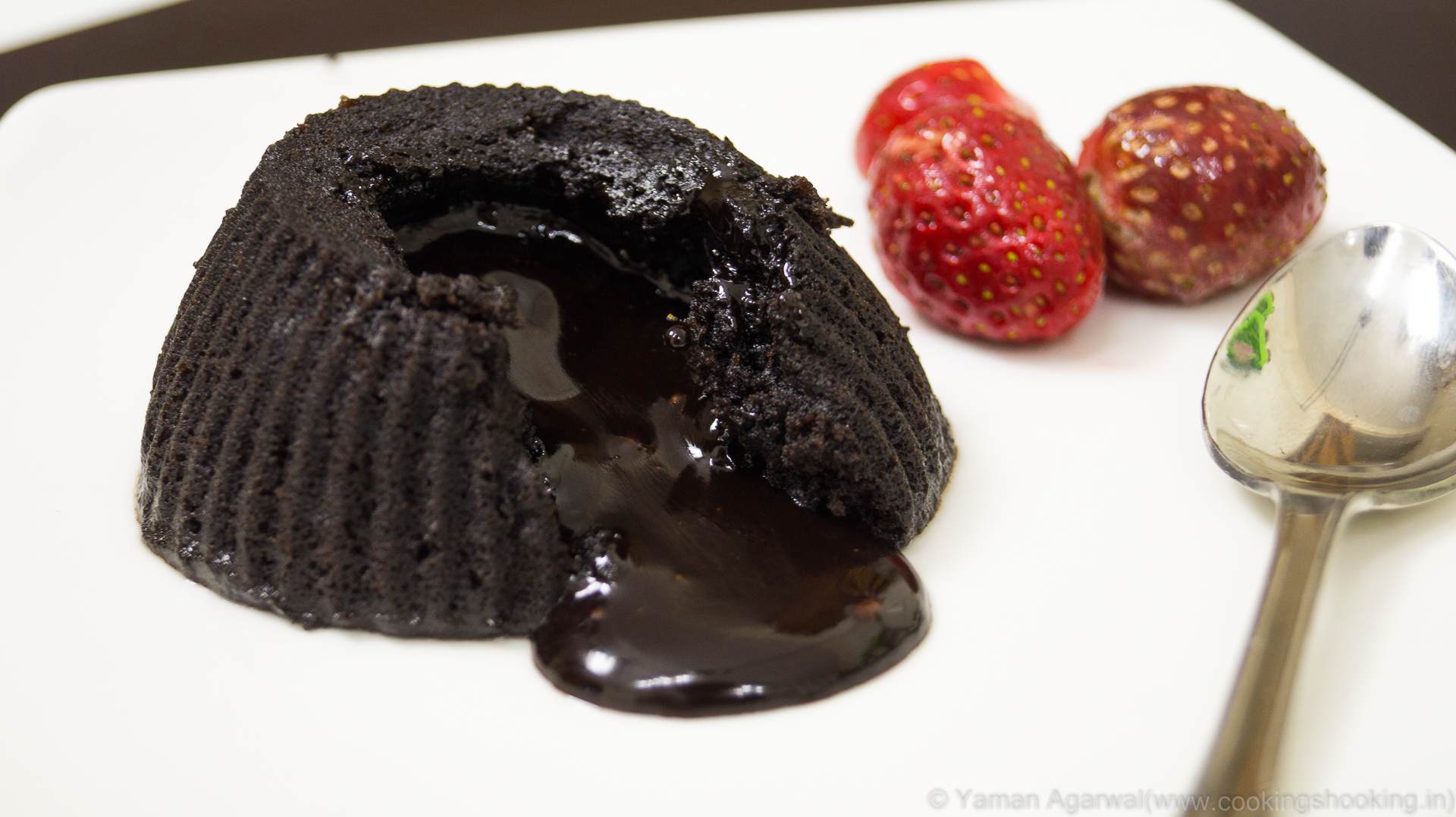 Eggless Choco Lava Cake in Microwave in 2 Minutes - Chocolate Fondant Cake