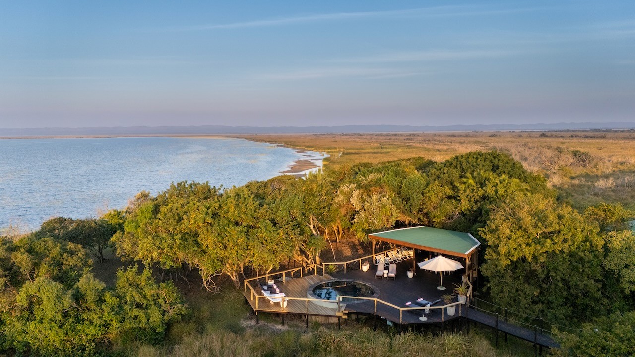 Makakatana Bay Lodge - Image 3