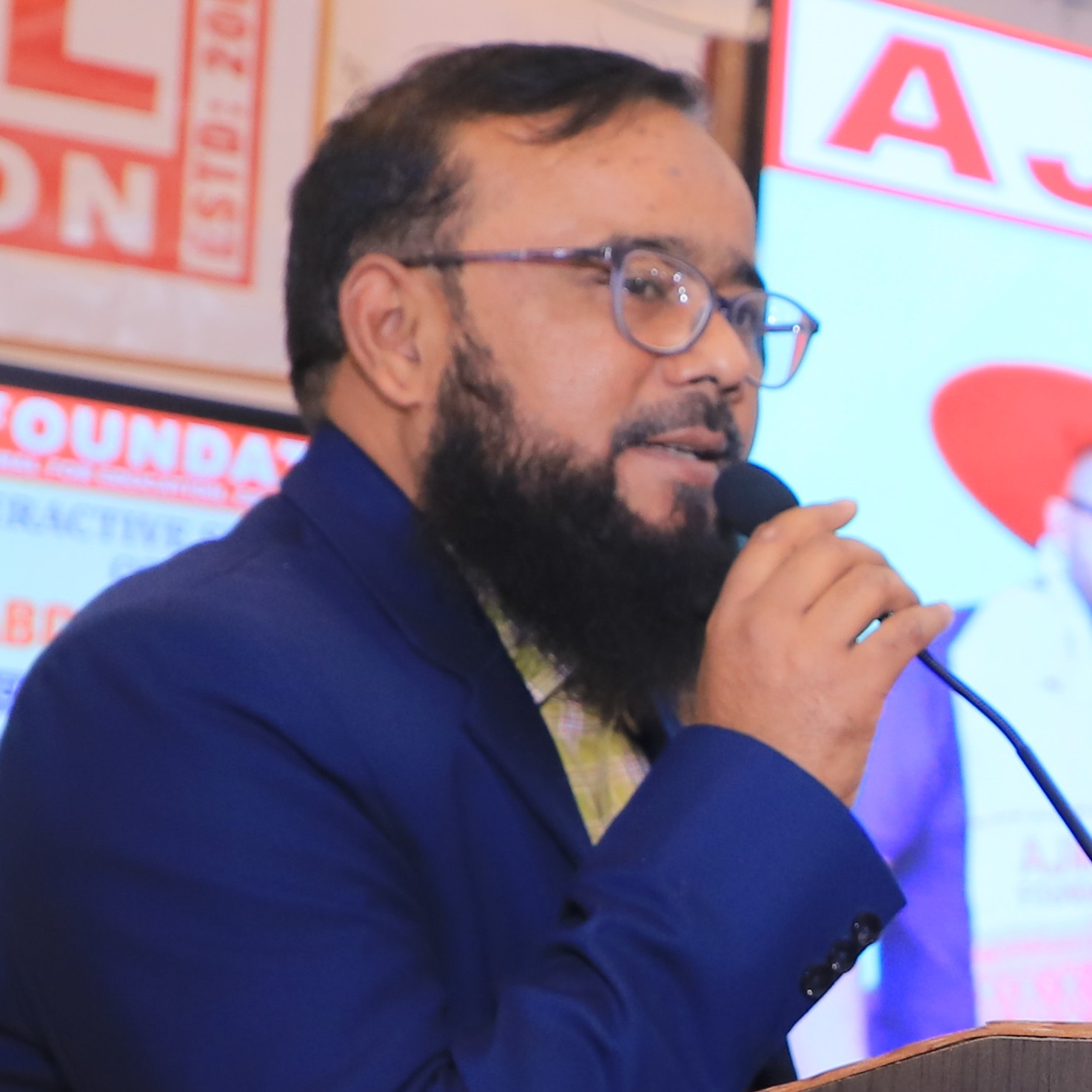 Dr Arif Attari