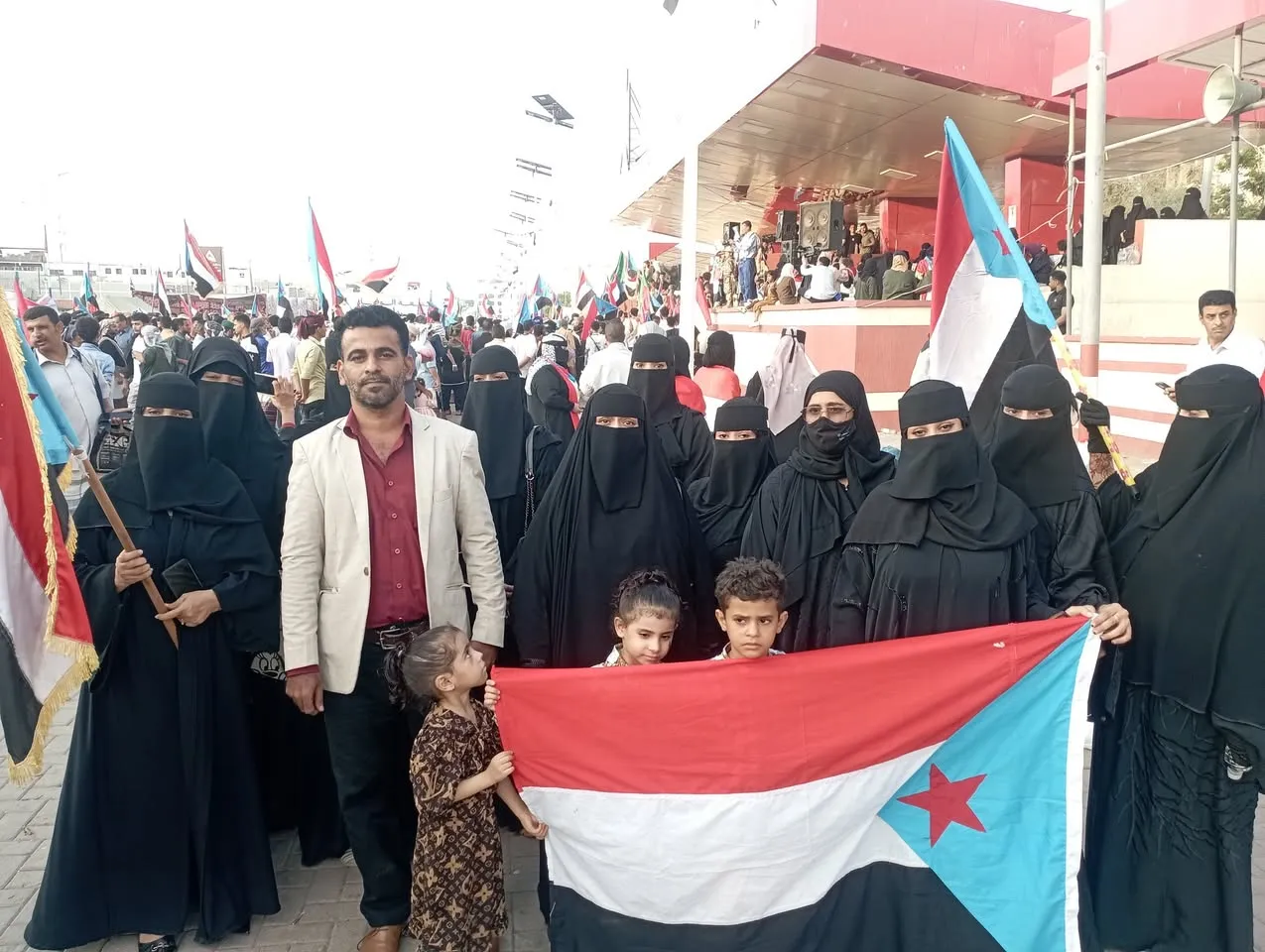 بحضور رئيس لجان الاتحاد ورؤساء المديريات الاتحاد المدني لمكافحة الفساد مستمرين في الاعتصام في ساحة العروض | الاتحاد المدني لمكافحة الفساد