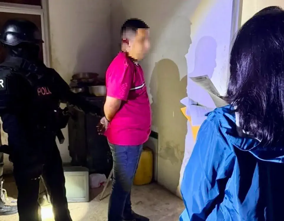 Ecuador | 12 People, Including 10 Police Officers, Arrested in Corruption Investigation | CUAC