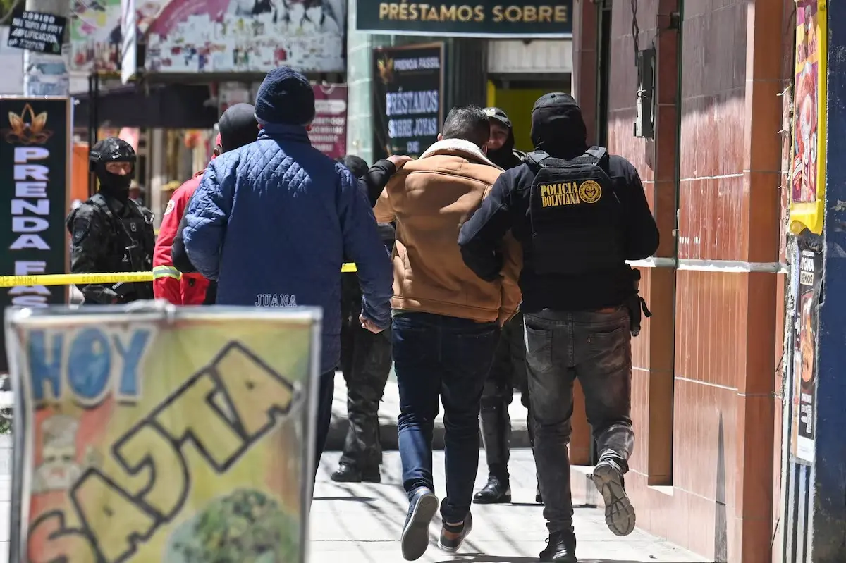 Bolivia | The Public Prosecutor and 13 people were arrested in a corruption case and suspicions of connection to drug smuggling | CUAC