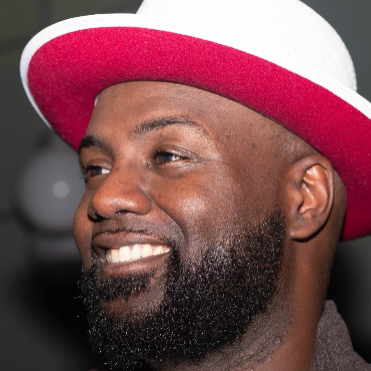Quinton Washington @comedianmunchie