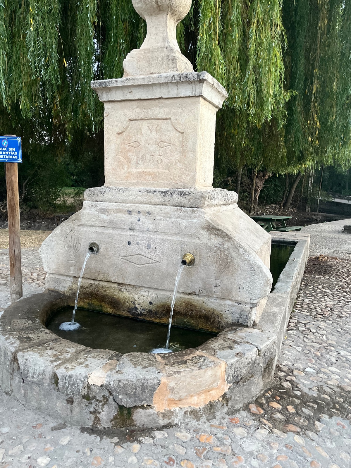 Construcción de la Fuente de Cañicosa