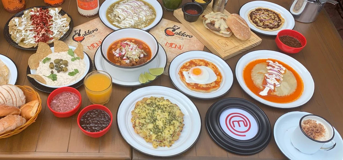 El Caldero / Paeya - Vista principal del restaurante