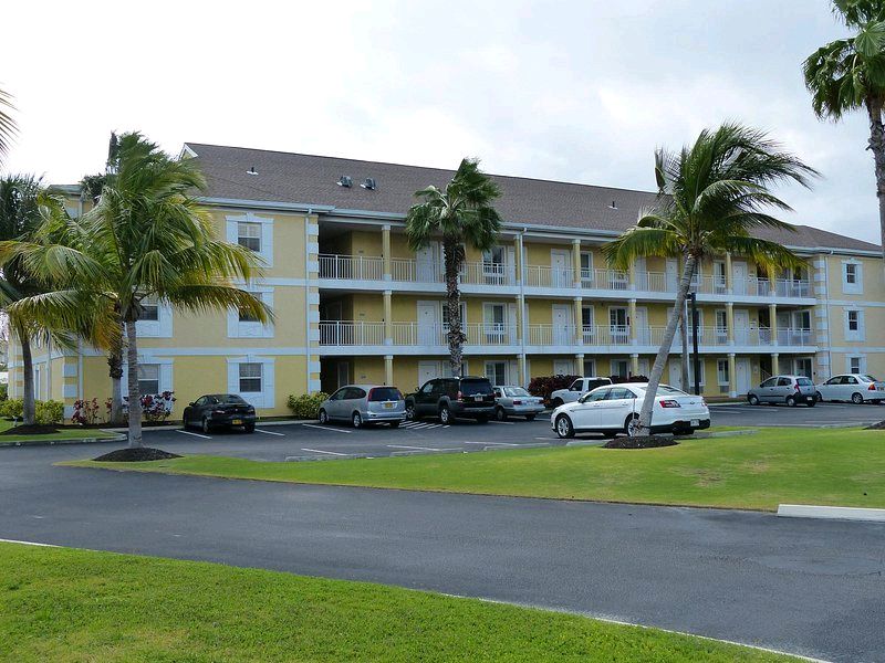 Sunshine Suites Resort