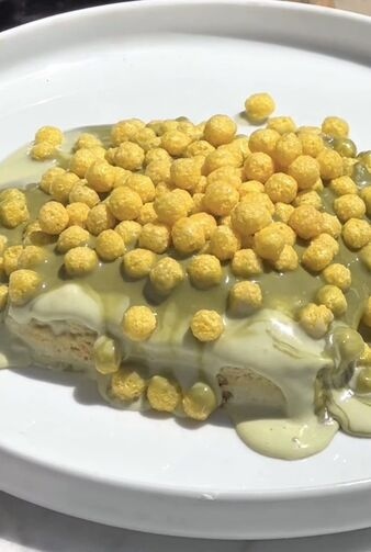Lazy Cat Cake Pistachio