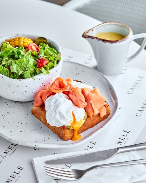 Salmon Egg Benedict Brioche