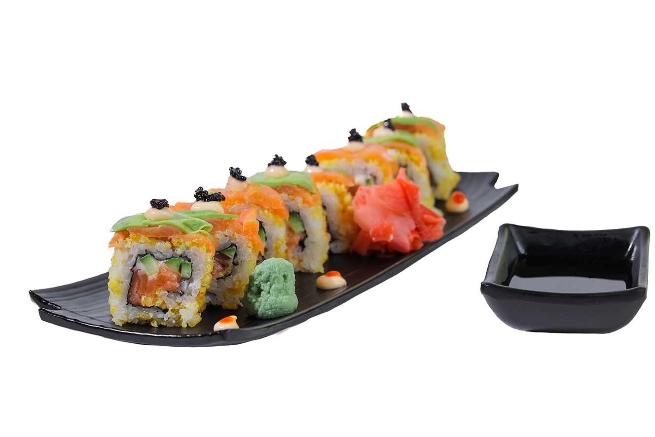 SALMON PINWHEEL ROLL URA MAKI (8 PIECES)