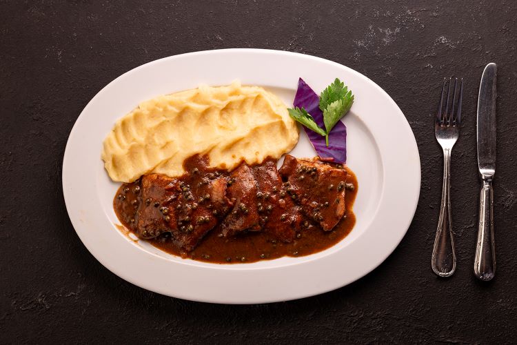 Filet of beef with pepper sauce