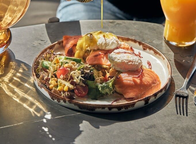 Salmon Cake-Benedict