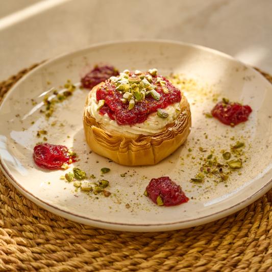 Baklawa Strawberry Cheesecake