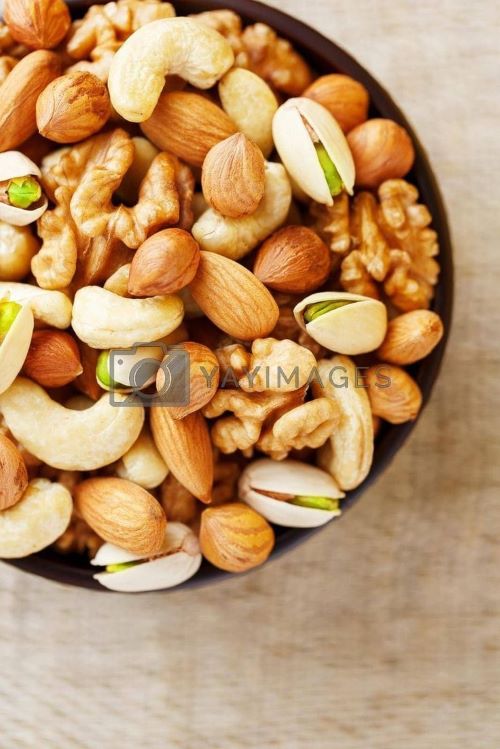 Mixed nuts 4×