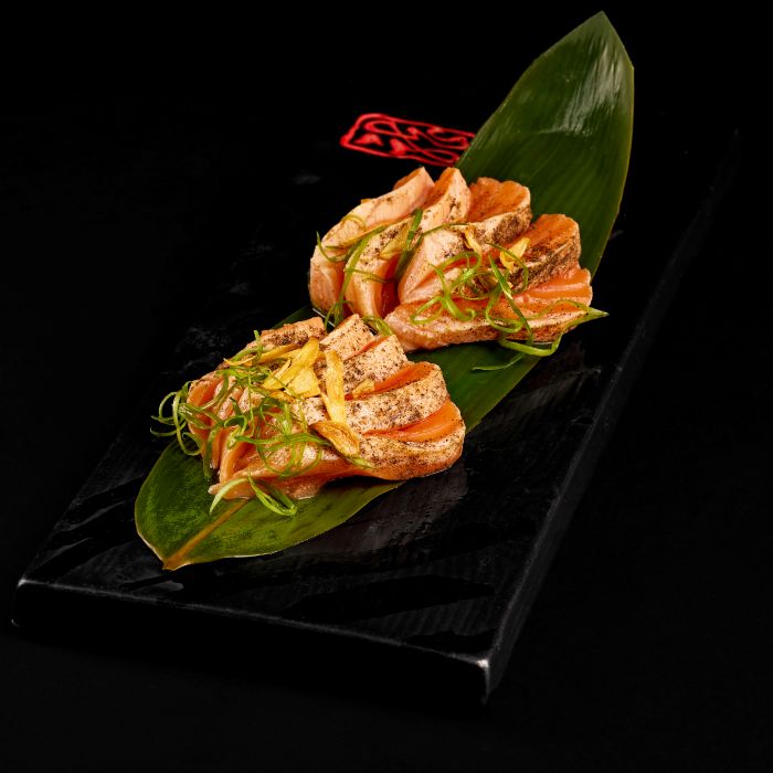 145 Tataki Black Pepper Salmon