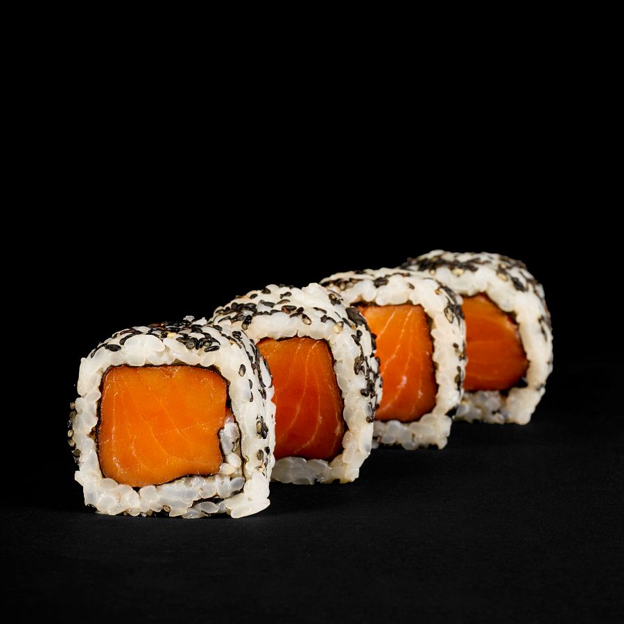 70 Ura Salmon Maki