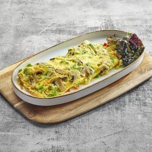 Omelette vegetables and mushroom Plate