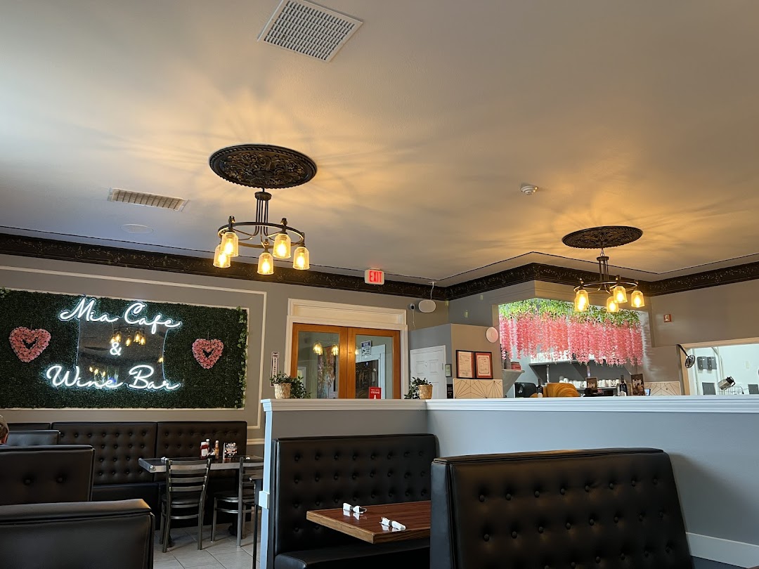 Mia Cafe and Wine Bar