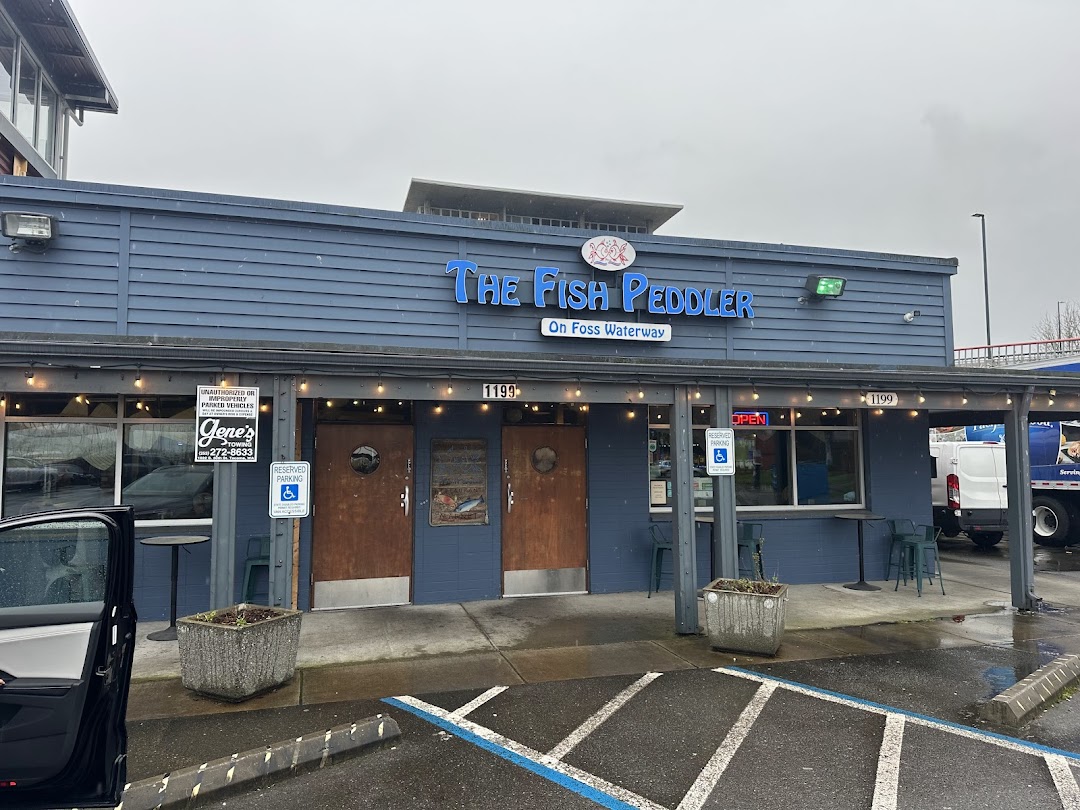 The Fish Peddler Restaurant on Foss Waterway